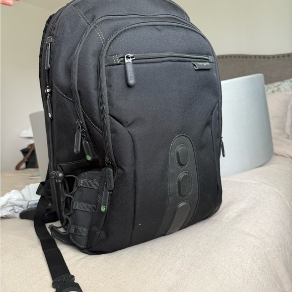 Targus Black Laptop Backpack - Picture 3 of 4